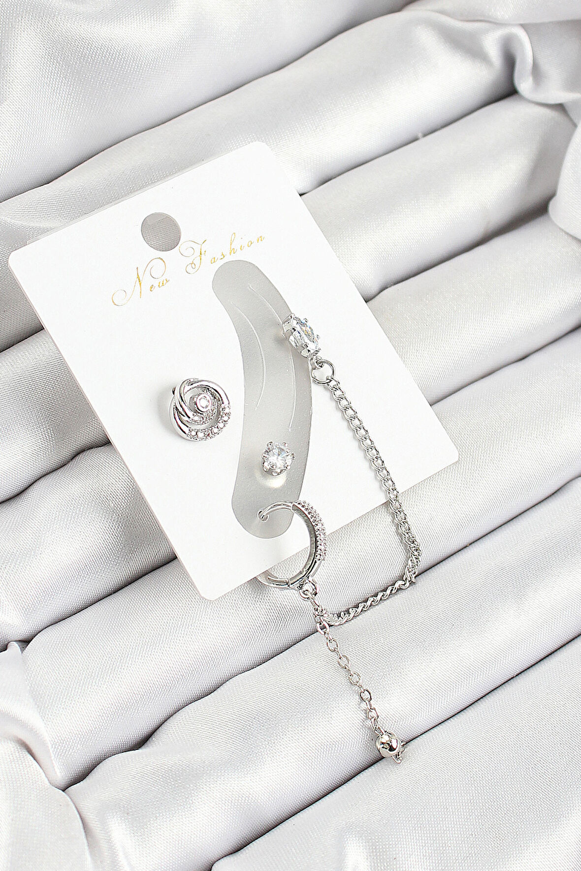 Pirinç Halka Figürlü Zirkon Taşlı Gümüş Renk 3'Lü Kıkırdak Kadın Küpe Set