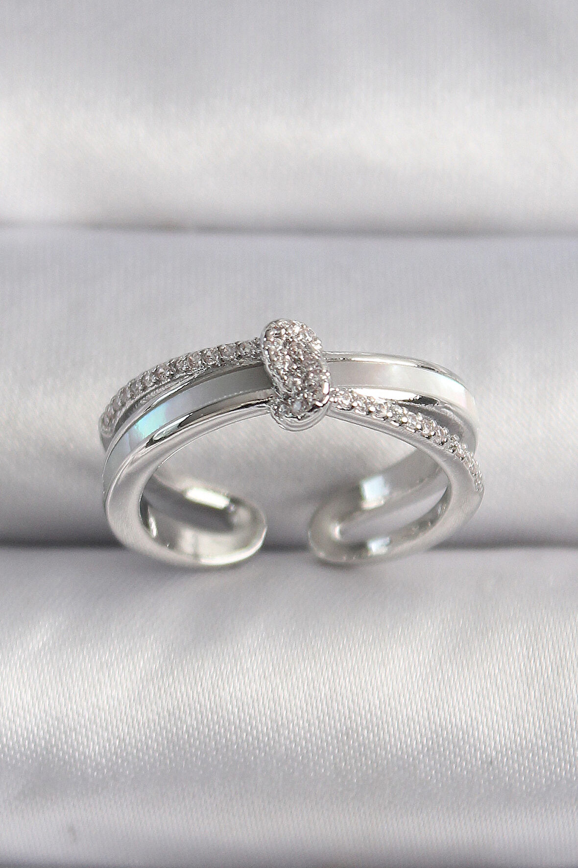 Pirinç Gümüş Renk Zirkon Taşlı Düğüm Model Vip Seri Kadın Yüzük