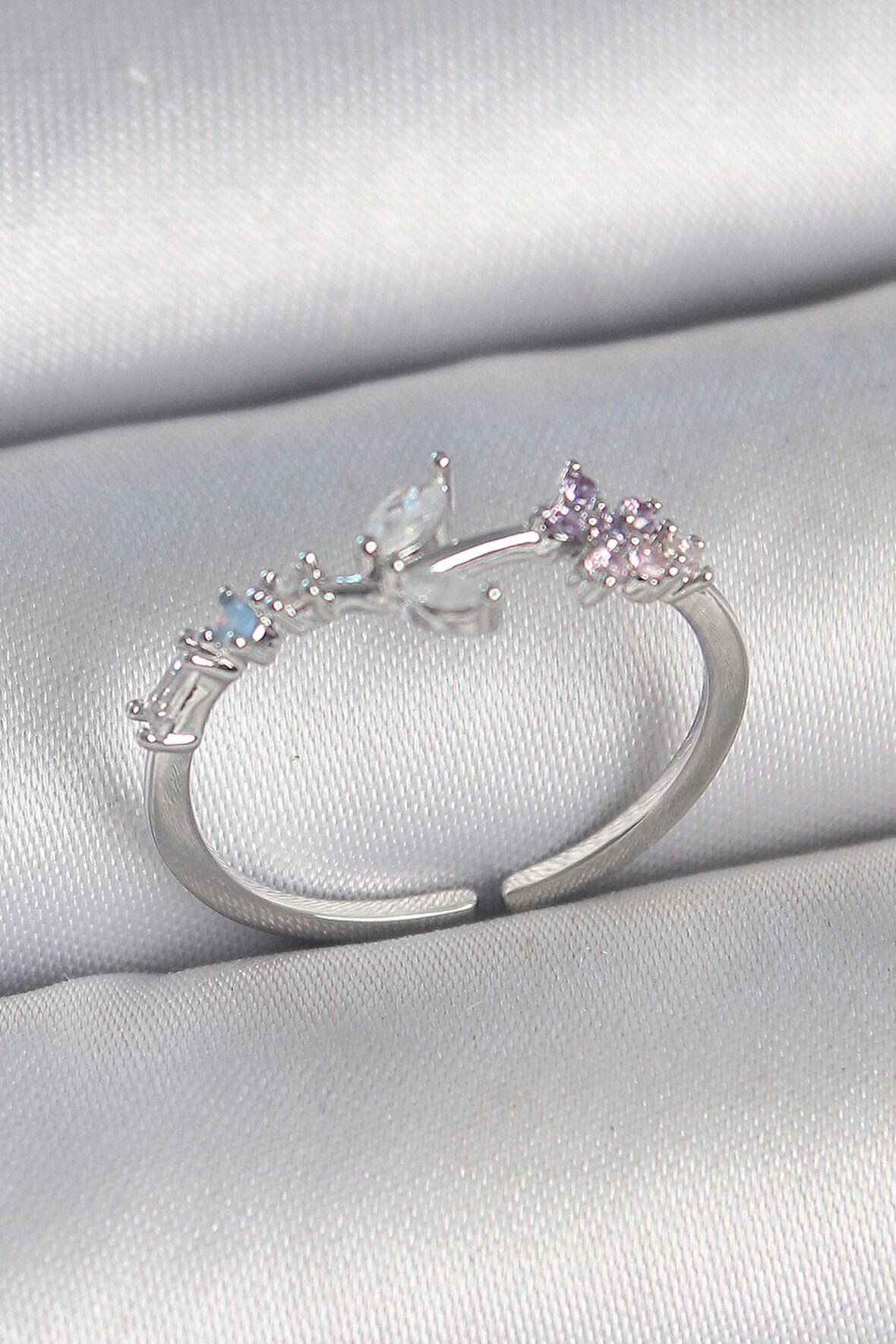 Pirinç Gümüş Renk Zirkon Taşlı Çiçek Model Ayarlanabilir Kadın Yüzük