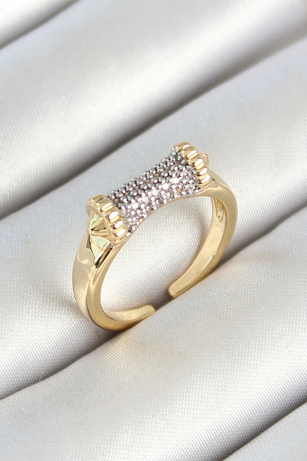 Pirinç Makara Figürlü Zirkon Taşlı Gold Renk Ayarlanabilir Kadın Yüzük