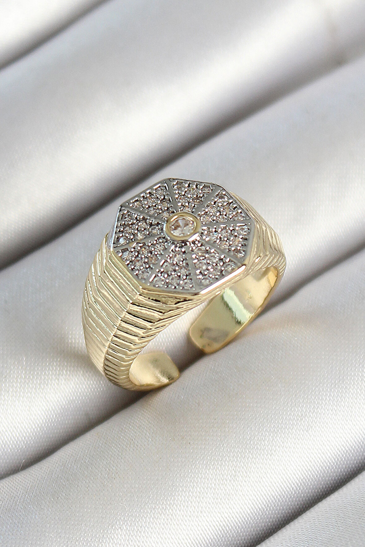 Pirinç Sekizgen Figür Zirkon Taşlı Gold Renk Ayarlanabilir Kadın Yüzük