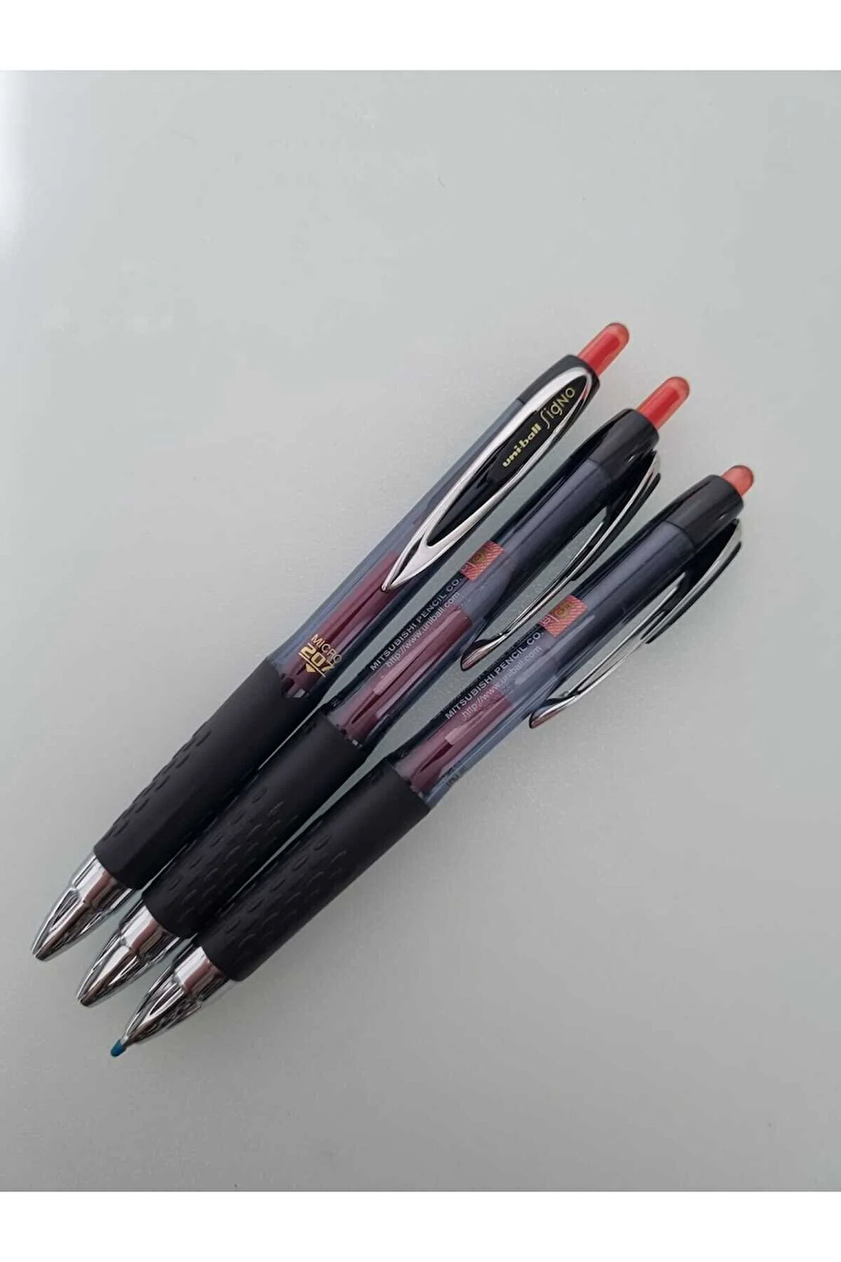 Uni-Ball Roller Kalem Signo 207 Jel Bilye Uç Mekanik 0.5 MM Kırmızı (3 adet)