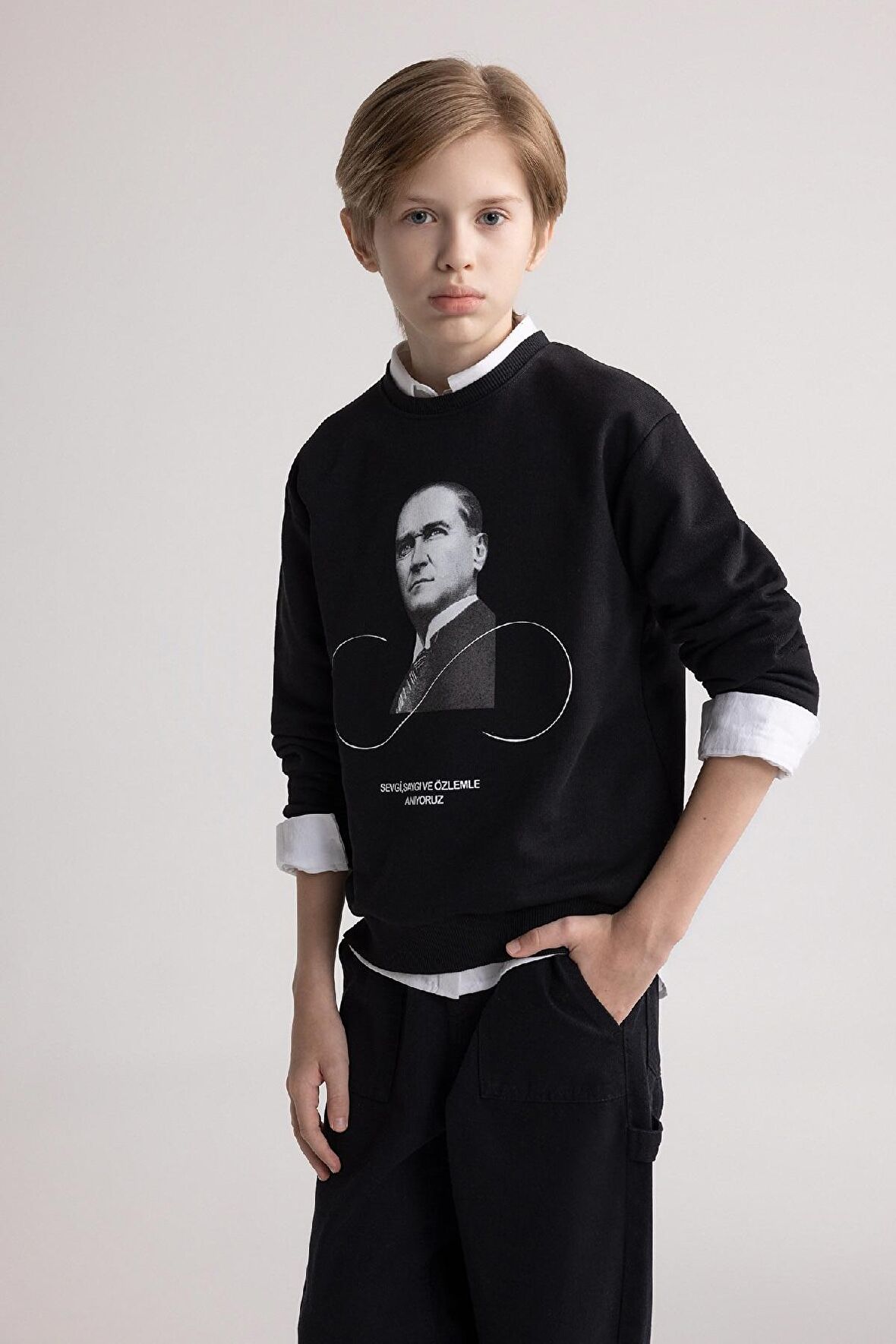 DeFacto Erkek Çocuk Bisiklet Yaka Atatürk Baskılı Sweatshirt D8201A824WNBK81