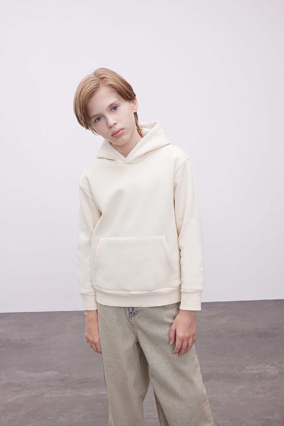 DeFacto Erkek Çocuk Cepli Kapüşonlu Kalın Okul Sweatshirt C7565A824AUER42