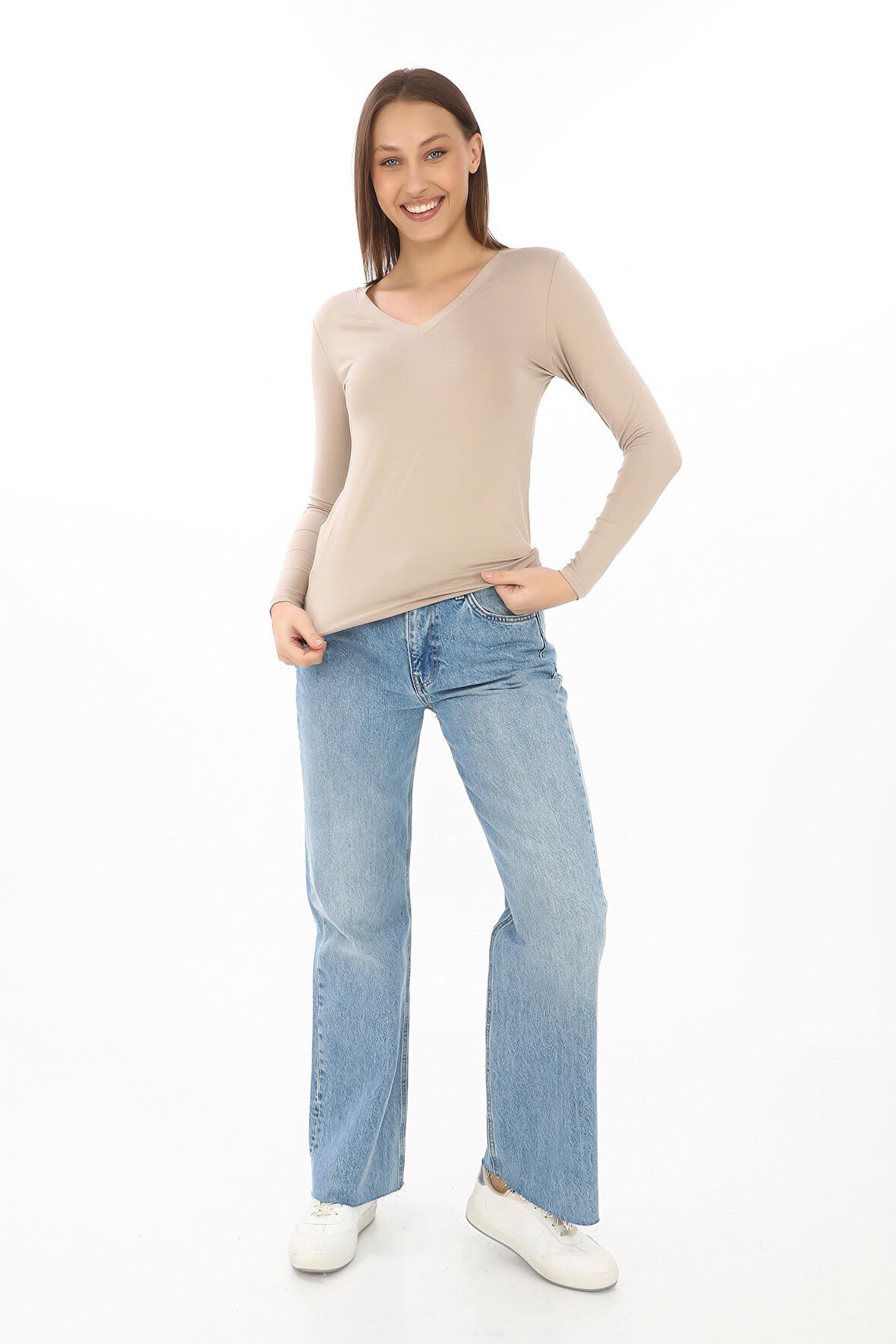 Yumuşak, Rahat ve Şık Viskon V Yaka Tişört-Bej