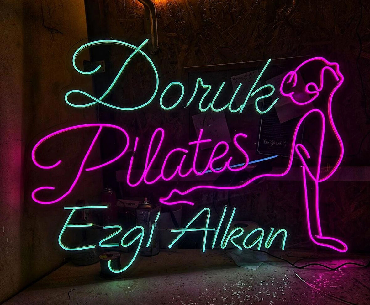 En Güzel Günde Pilates Neon Led Duvar Dekarasyon 60*100 cm