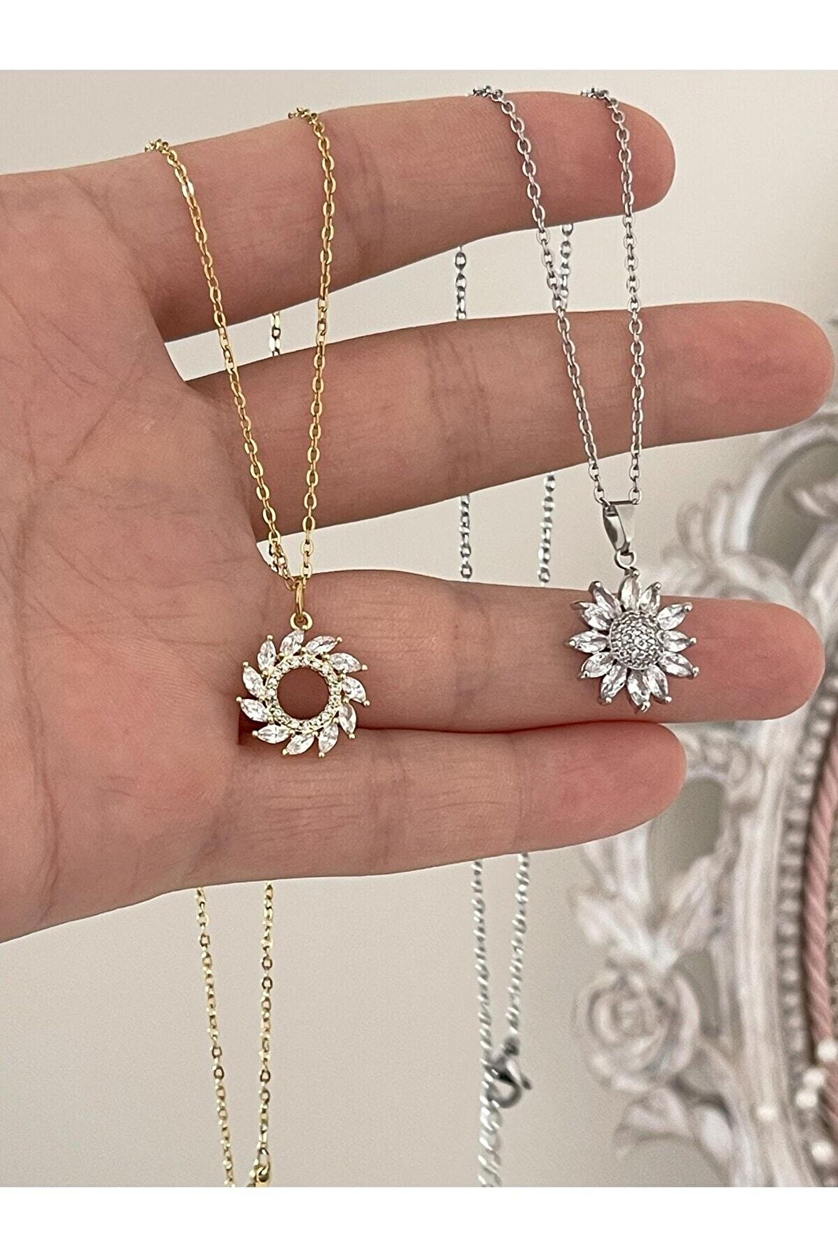 Luxury Steel Gold Renk Taşlı Güneş Çelik Kolye