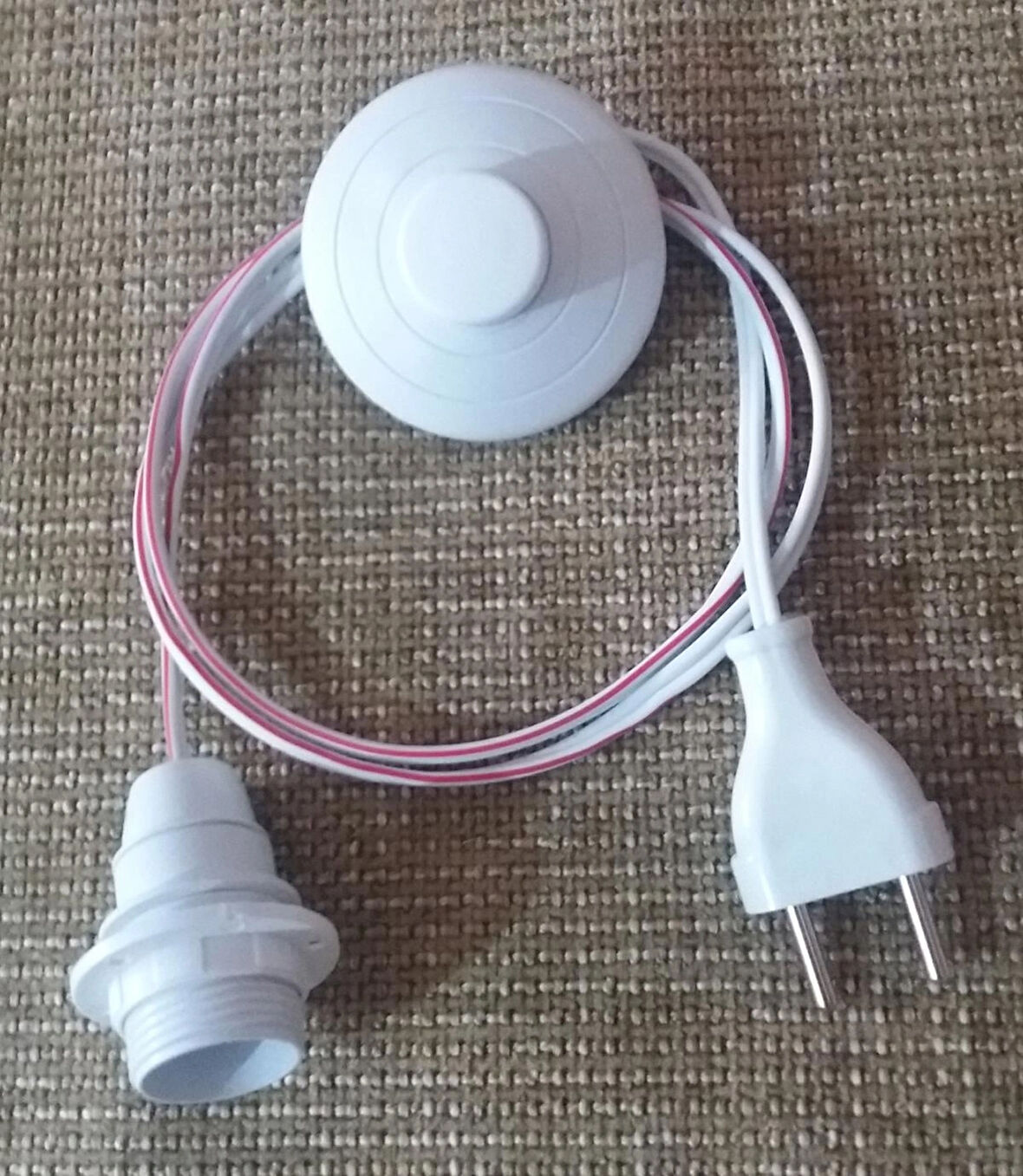 Ayak anahtarlı, 10 metre kablolu, beyaz E 14 duy