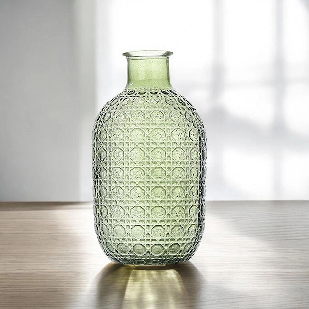 Bak Gel Al Elegant Yeşil Cam Vazo – Doğanın Zarafetini Evlerinize Taşıyan Şık Tasarım,