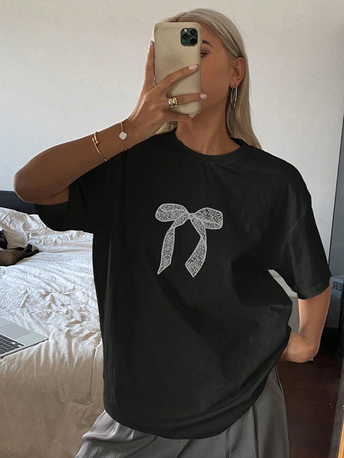 Unisex Pamuklu Siyah Oversize "Hediya" Baskılı Bisiklet Yaka Rahat Günlük T-shirt