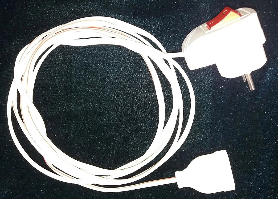 40 cm kablolu, ışıklı anahtarlı fişli uzatma kablosu