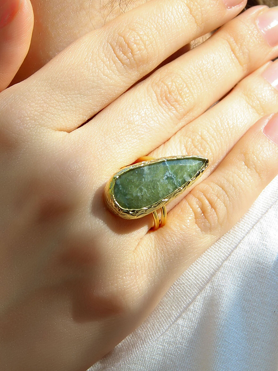 Doğal Taş Zebercet(Peridot) Doğal Taşlı Ayarlanabilir Altın Kaplama Kadın Yüzük eouy3z