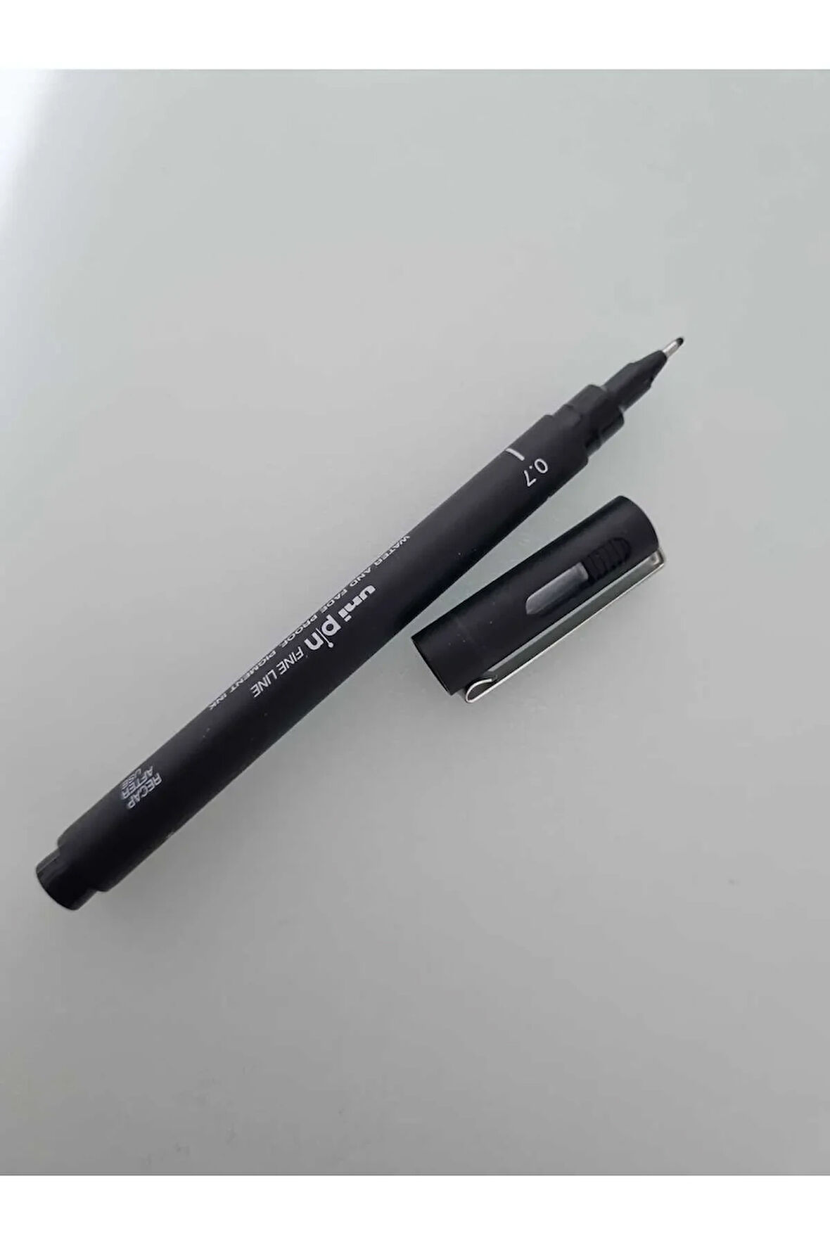 Uni-Ball Çizim Kalemi Akrilik Uçlu Fine Line Pin 0.7 MM Siyah (3 adet)