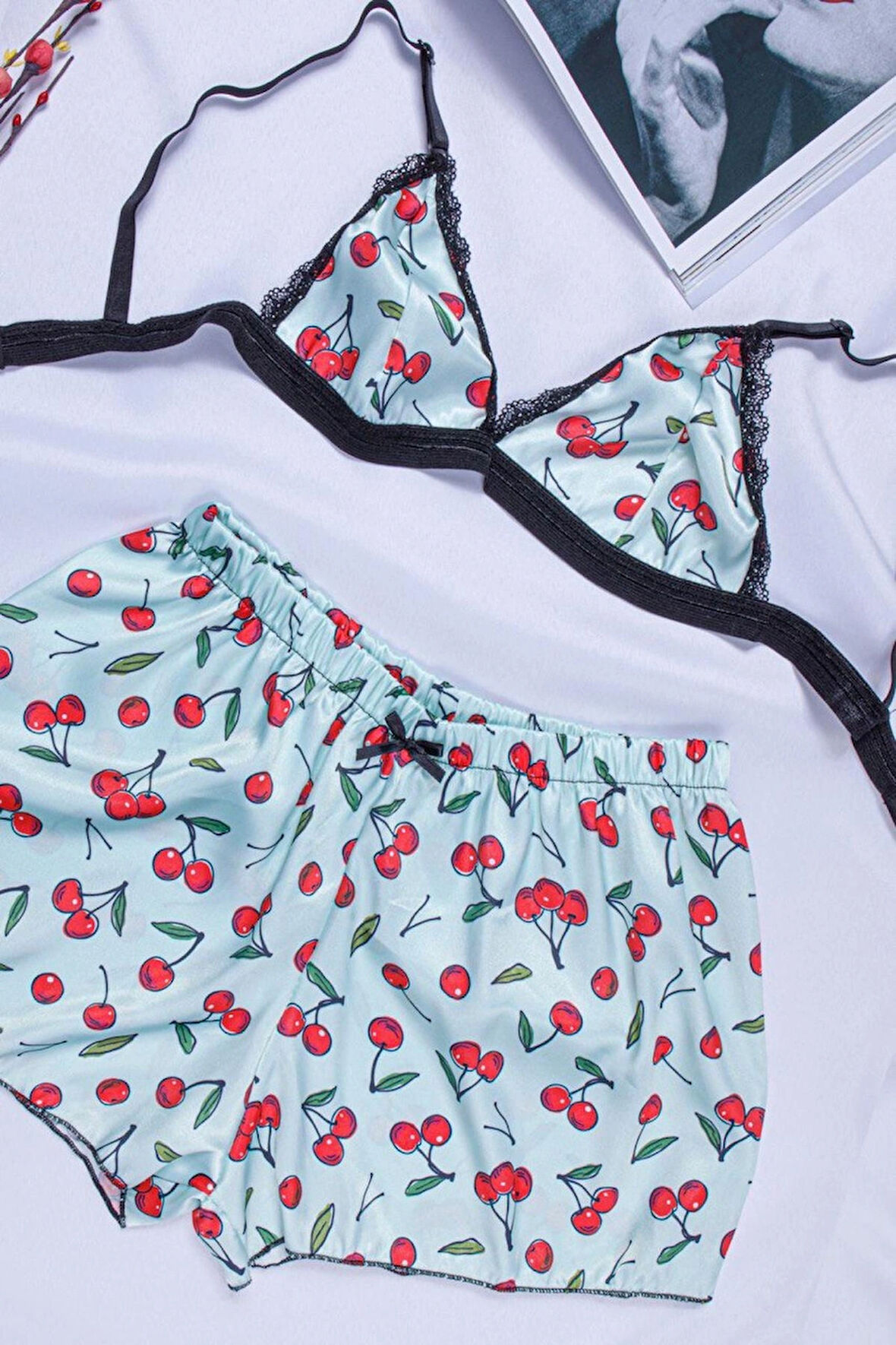 Kadın Ip Askılı Büstiyer Şort Saten Gecelik Takımı