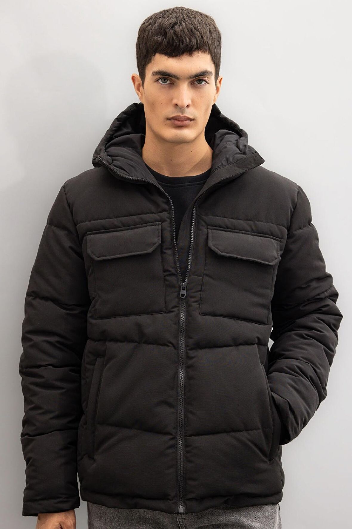 Slim Fit Dar Kesim Kapüşonlu Fermuarlı Mont