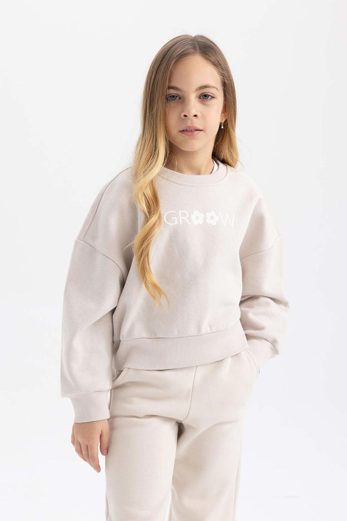 DeFacto Kız Çocuk Relax Fit Bisiklet Yaka Baskılı Kalın Sweatshirt B4675A823WNGR54