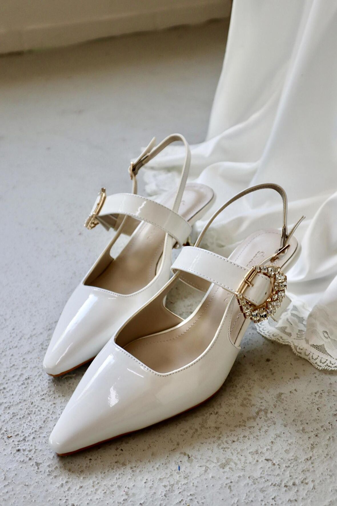 Sue Kısa Topuklu Taş Detaylı Rugan Stiletto