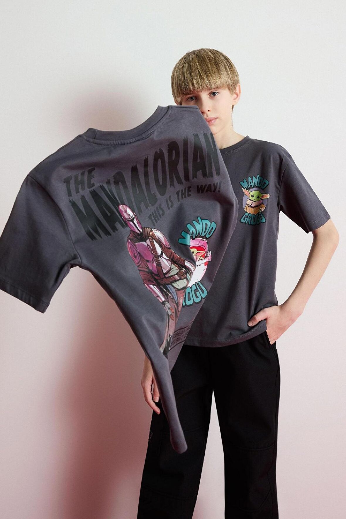 DeFacto Erkek Çocuk Star Wars-Mandalorian Bisiklet Yaka Kısa Kollu Tişört D9572A825SMAR148