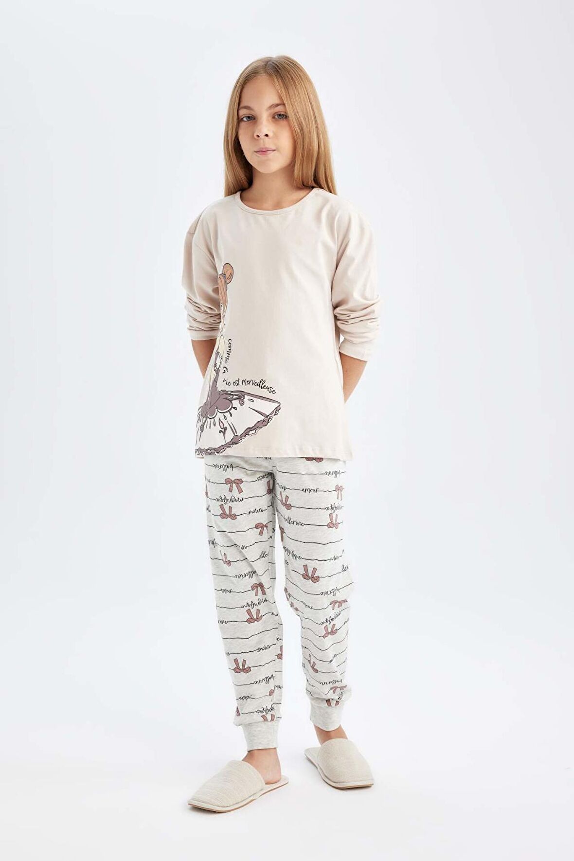 DeFacto Kız Çocuk Pijama Takımı Bisiklet Yaka Baskılı Uzun Kollu Üst Uzun Alt D6056A824AUBG107