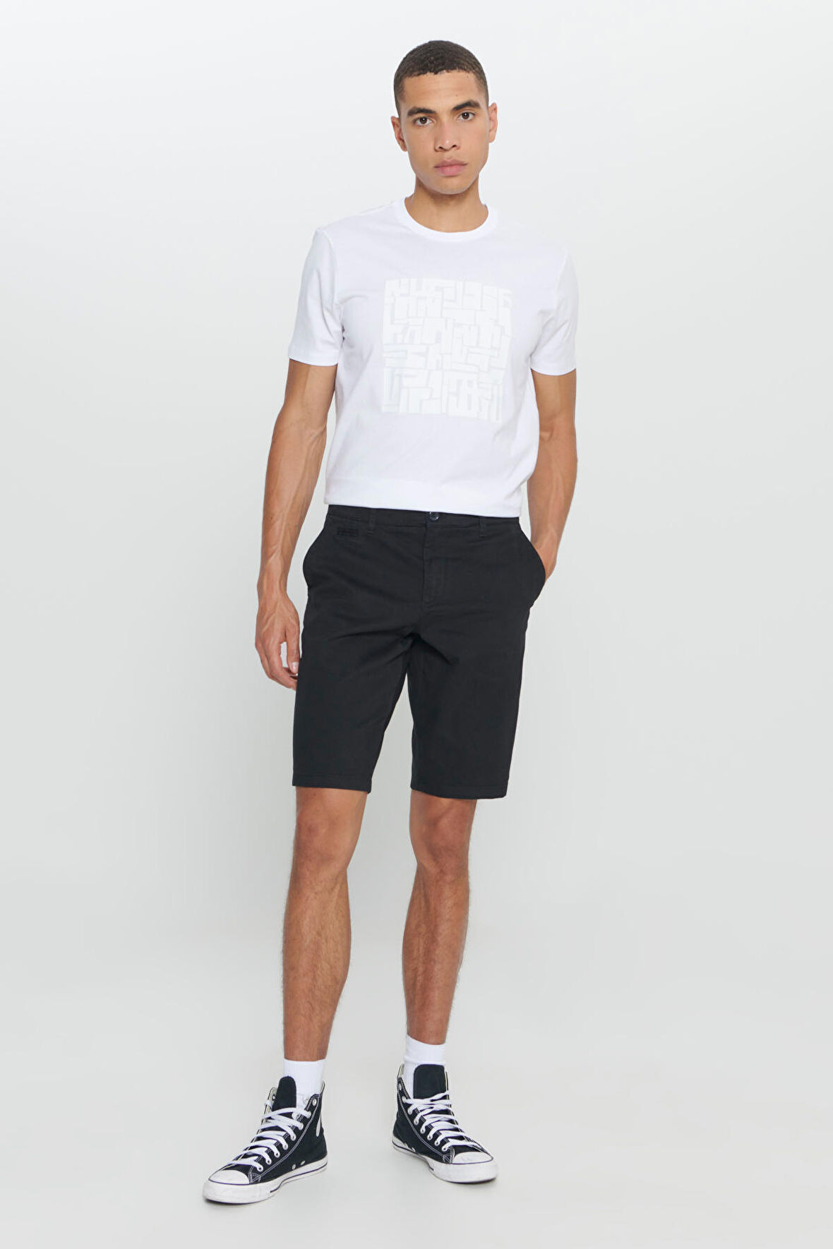 Erkek Siyah Slim Fit Dar Kesim Armürlü %100 Pamuk Casual Chino Şort