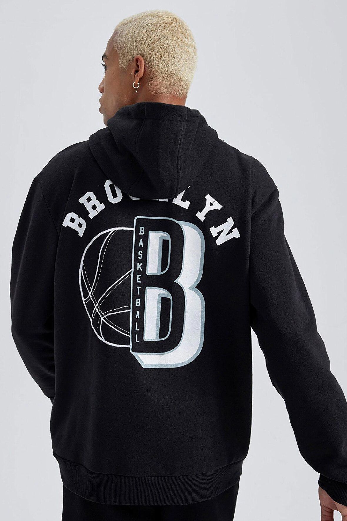 DeFactoFit NBA Brooklyn Nets Standart Fit Kapüşonlu Kalın Sweatshirt A9679AX23WNBK81