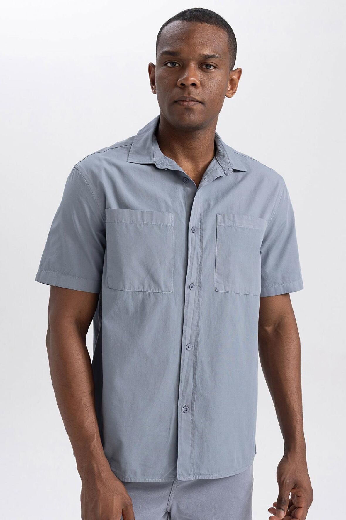 DeFacto Relax Fit Pamuklu Kısa Kollu Gömlek B0833AX23HSGR489