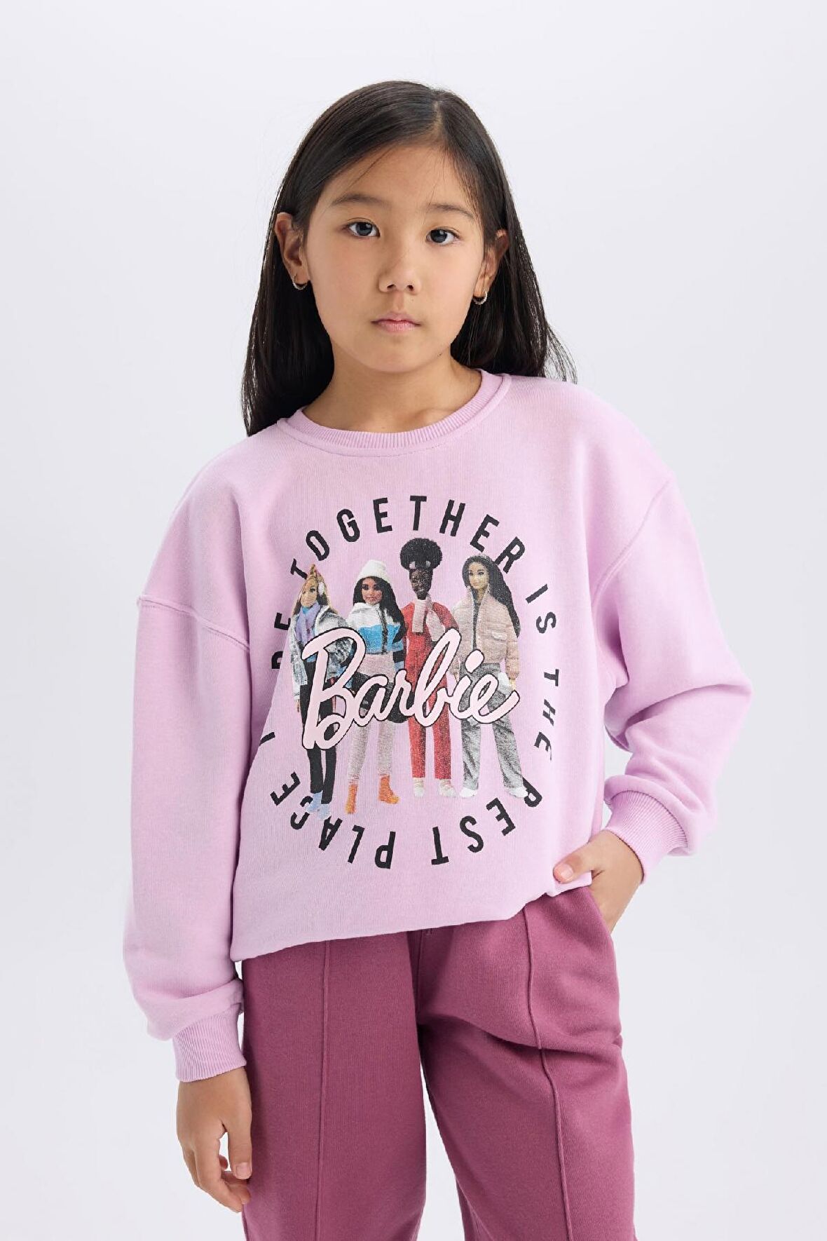 DeFacto Kız Çocuk Barbie Relax Fit Bisiklet Yaka Sweatshirt D4379A824WNPR139