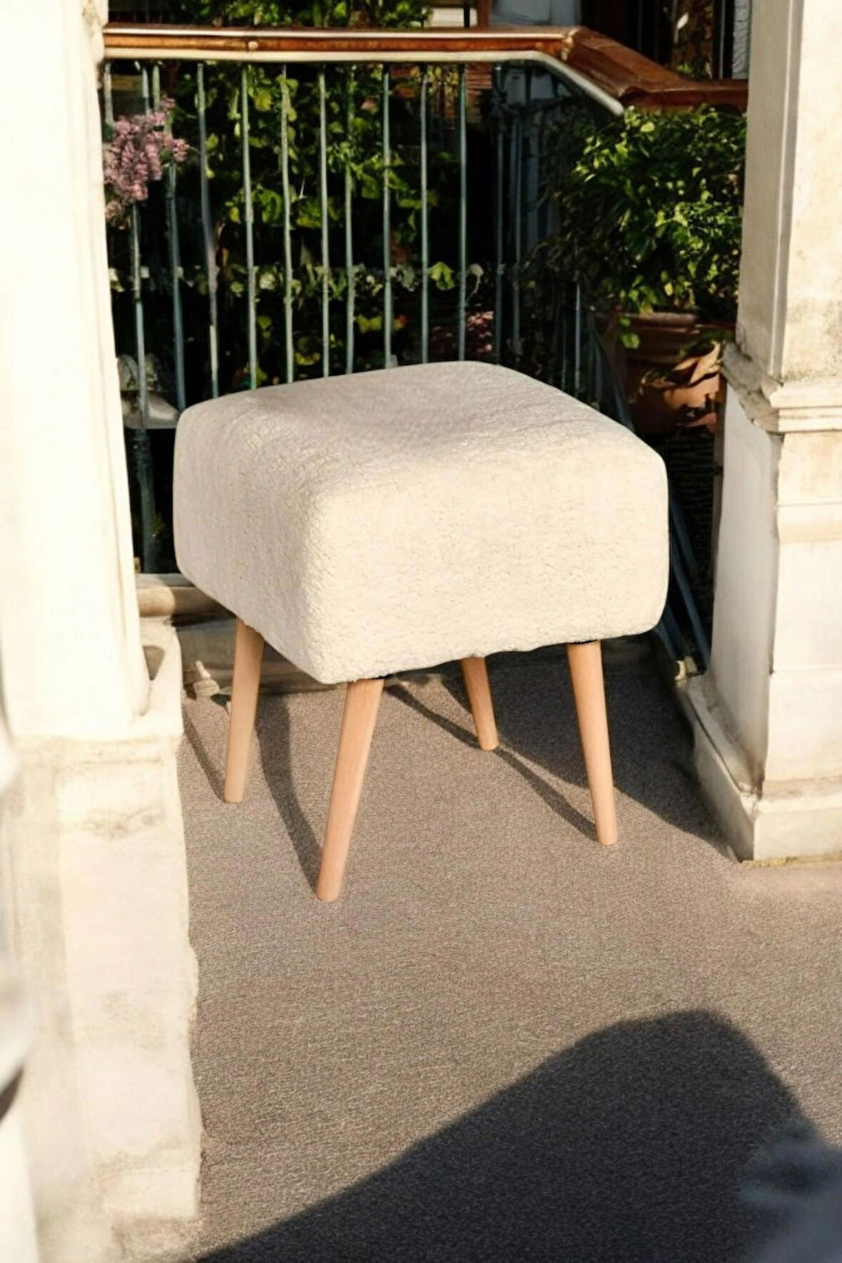 Figo Dekoratif Kare Puf Ahşap Ayaklı Teddy Kumaş Bench