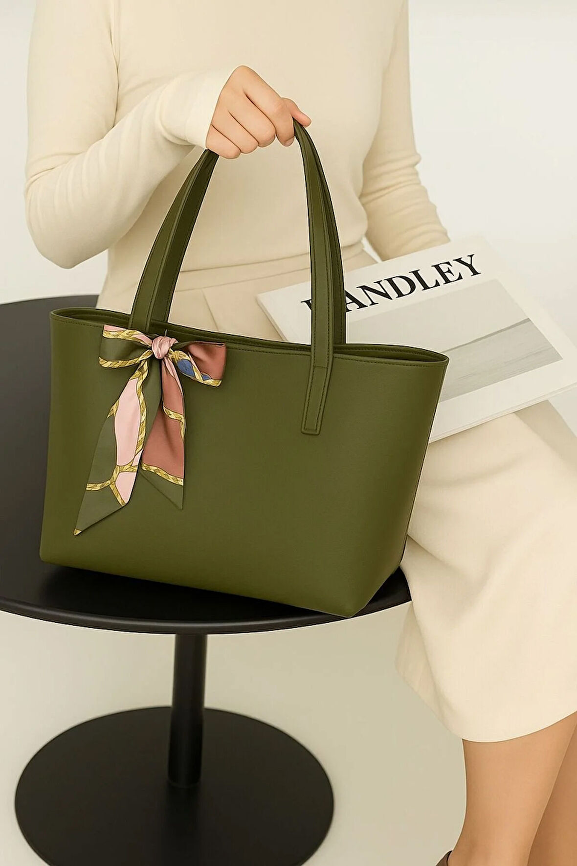 Elegan Deri Omuz Çantası Şık Fular Detaylı