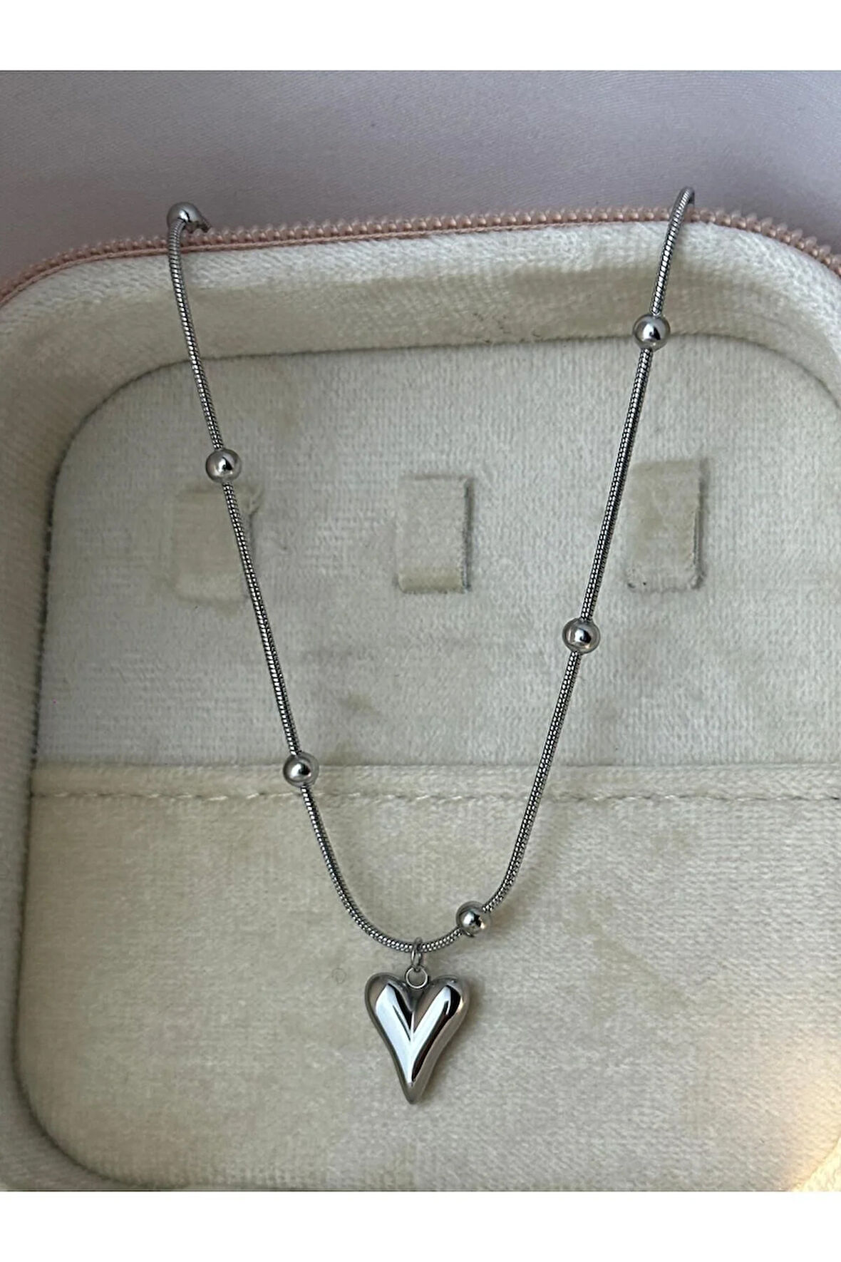 Gümüş Rengi Dorika Zincirli Kalpli Kolye