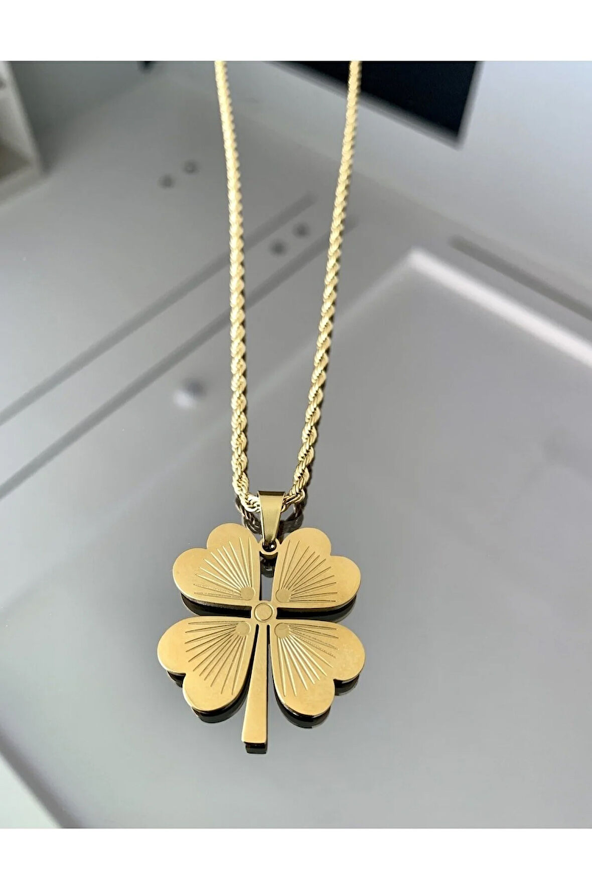 Altın Kaplama Yonca Kolye 2 Yıl Garantilidir