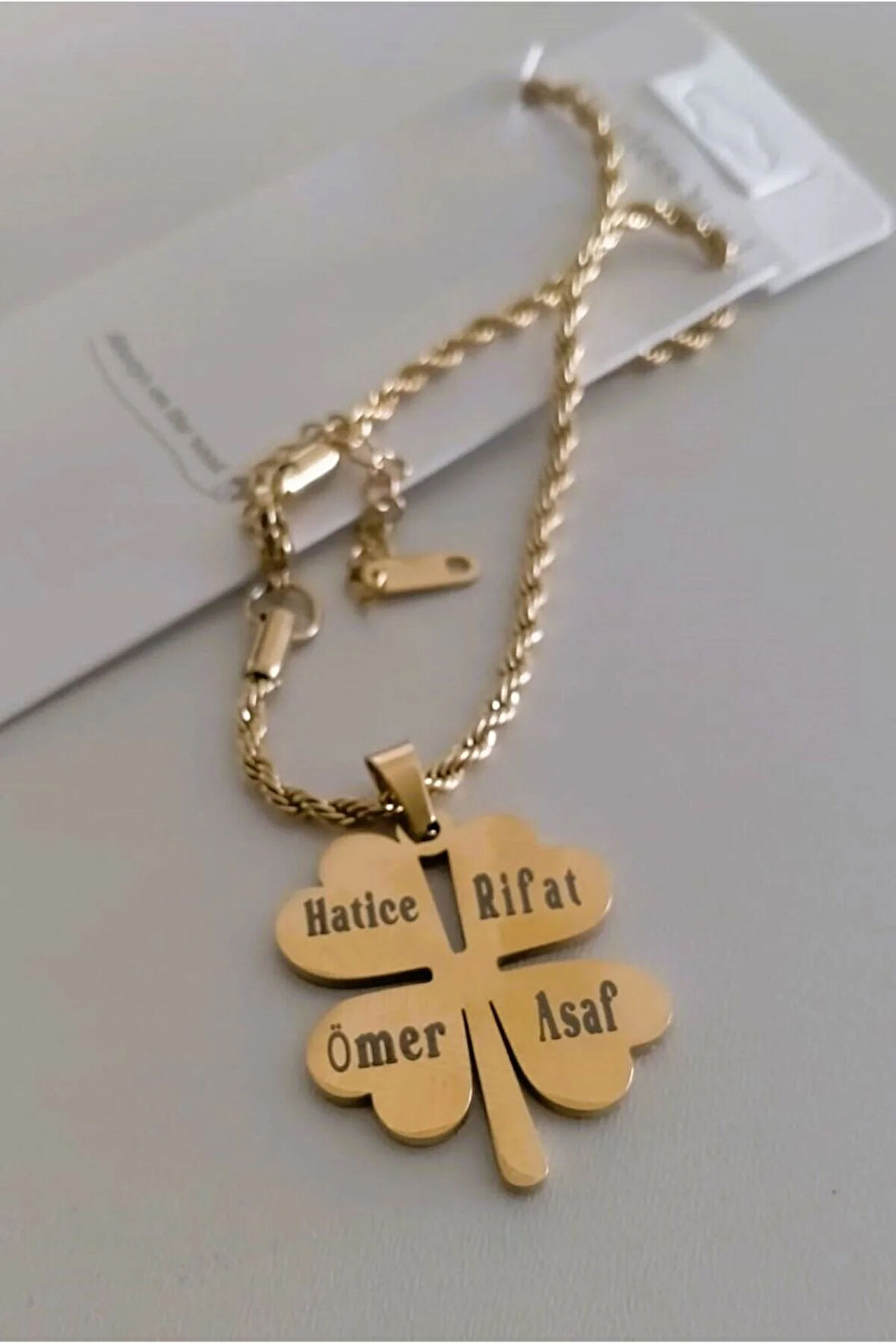 Yonca Model Aile Temalı Çelik Kolye  Kişiye Özel