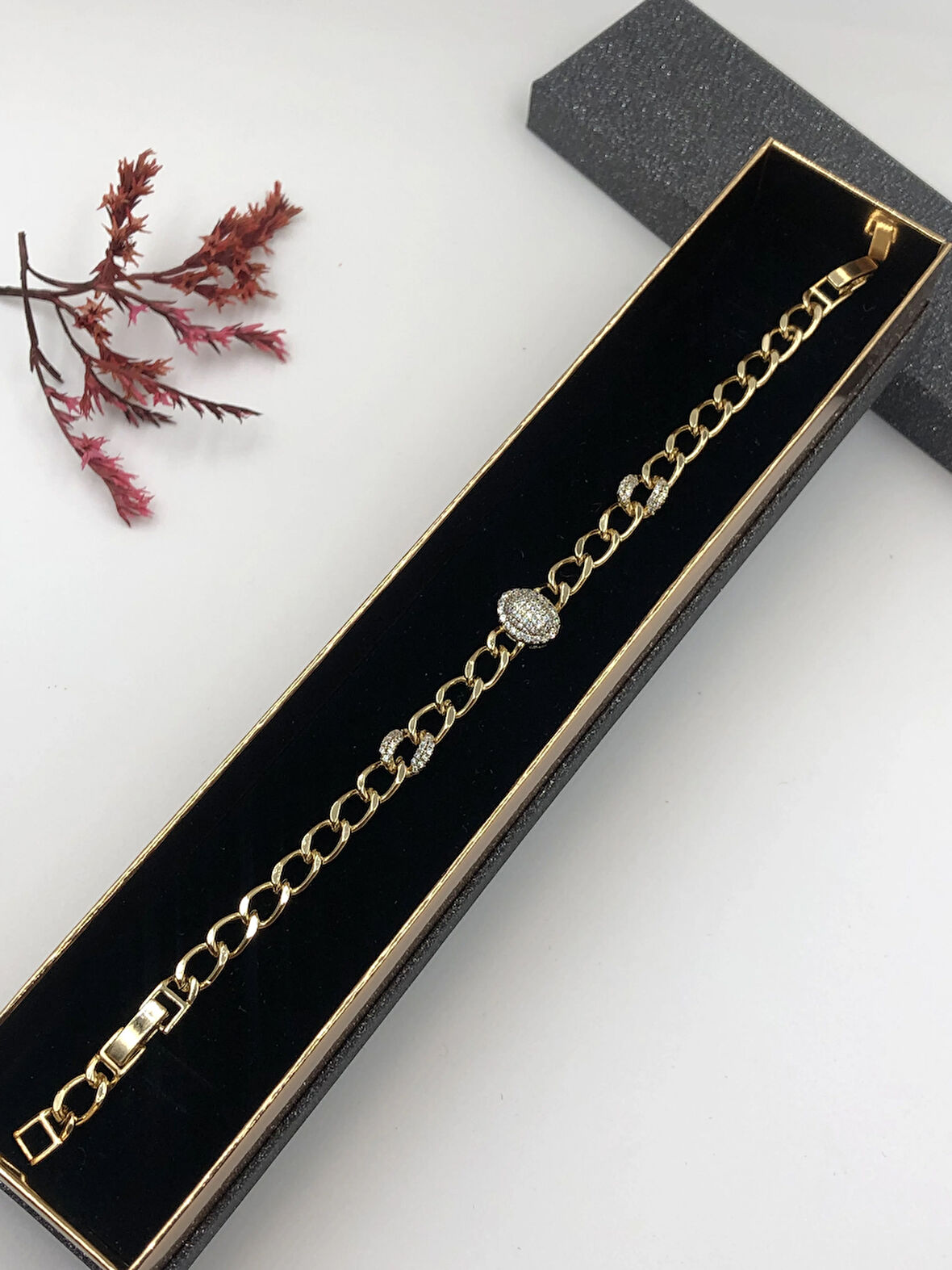 Şıklığın Tamamlayıcısı! Xuping Altın Renk Kadın Bileklik 14 K Gold Renk 17+2 Cm kutulu Renk Atmaz