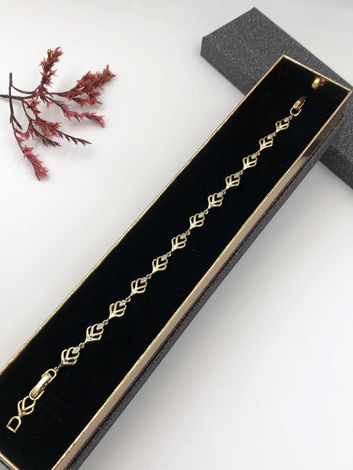 Şıklığın Tamamlayıcısı! Xuping Altın Renk Kadın Bileklik 14 K Gold Renk 17+2 Cm kutulu Renk Atmaz