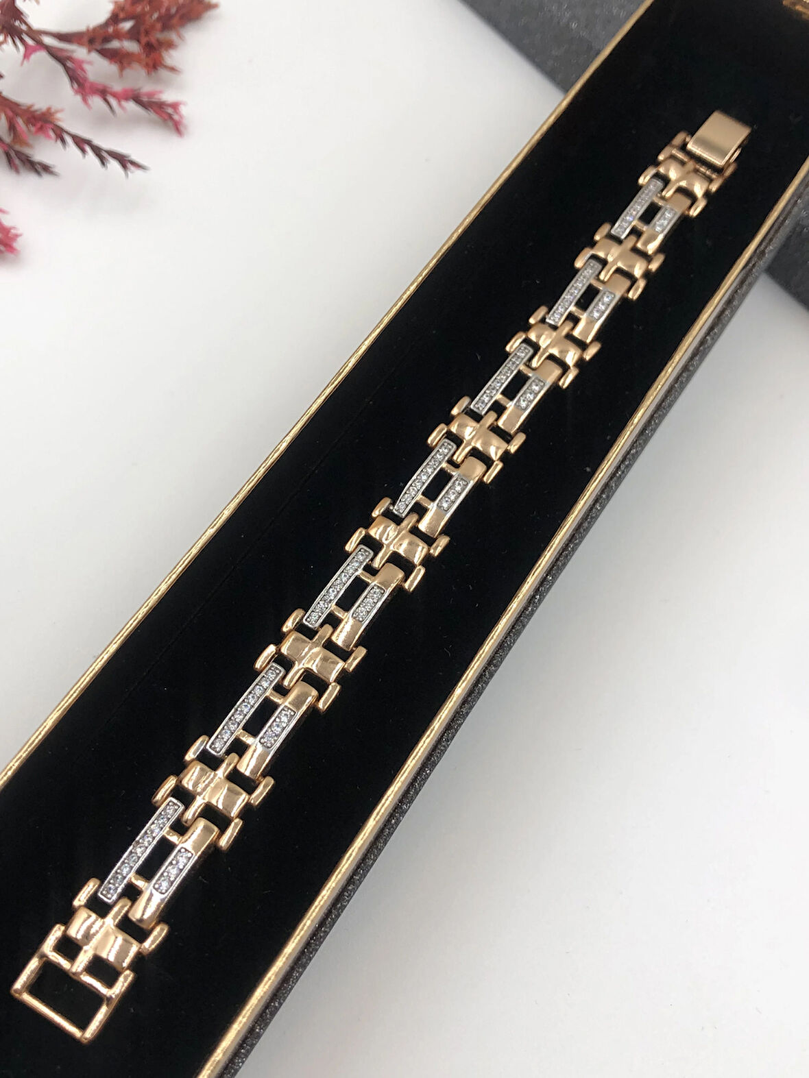 Şıklığın Tamamlayıcısı! Xuping Altın Renk Kadın Bileklik 14 K Gold Renk 17 Cm kutulu Renk Atmaz