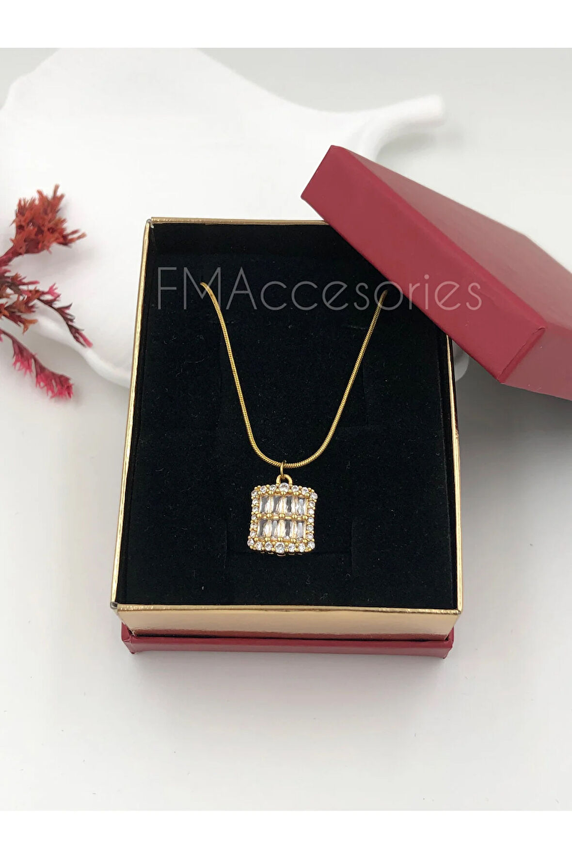 Çelik Kadın Kolye Paslanmaz 14k Gold 45 cm Kare Baget Taşlı Çelik Antialerjik HEDİYE KUTULU