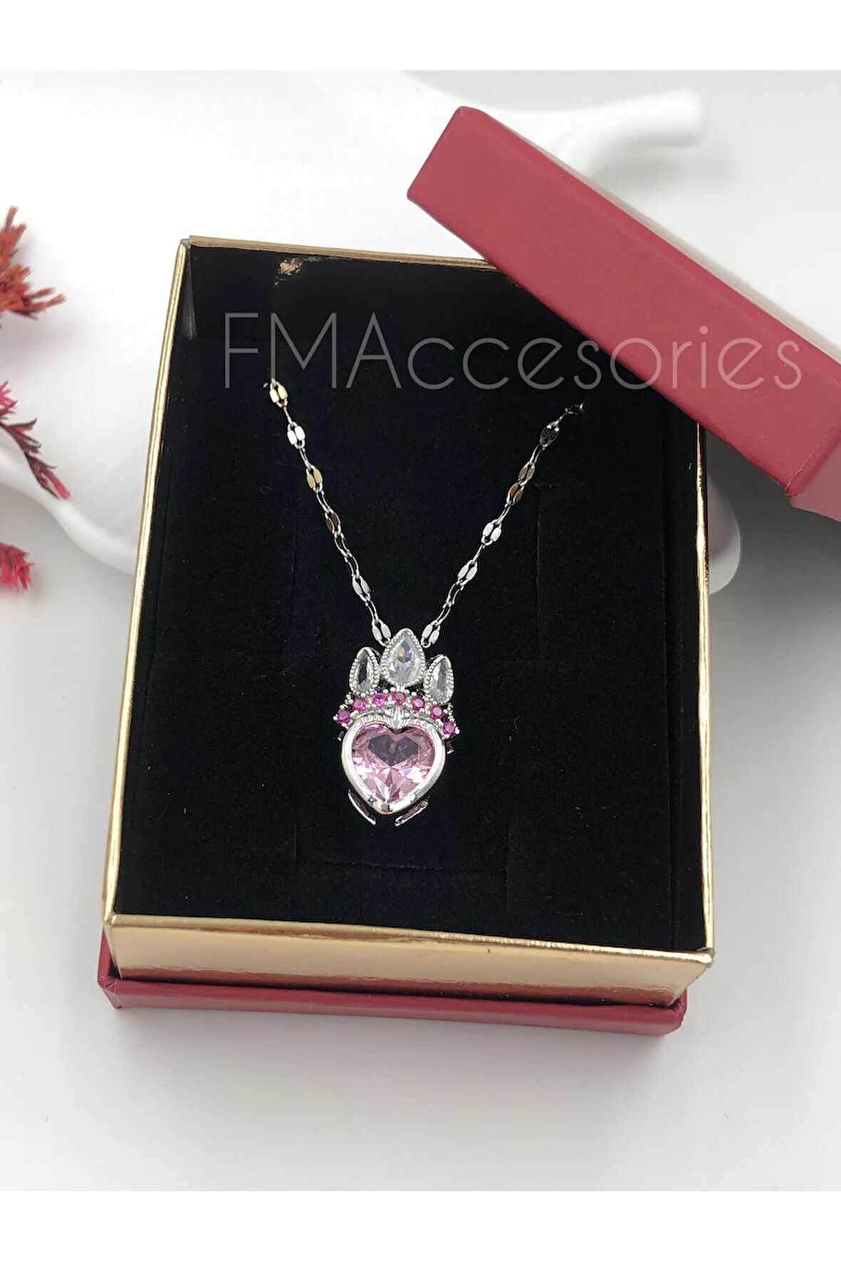 Çelik Kadın Kolye Paslanmaz Gümüş Renk Kraliçe Taçlı 45 cm Antialerjik HEDİYE KUTULU