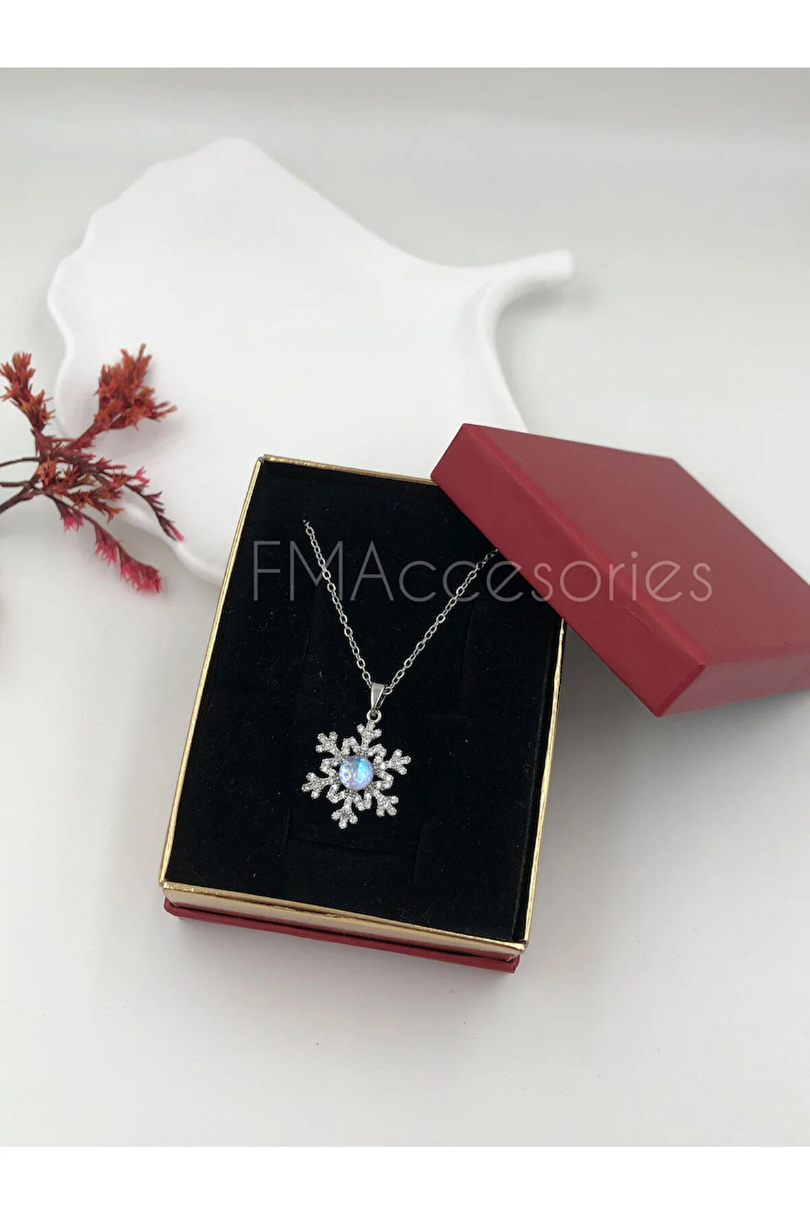 Çelik Kadın Kolye Paslanmaz Gümüş Renk Kar Tanesi Taşlı 45 cm Antialerjik HEDİYE KUTULU