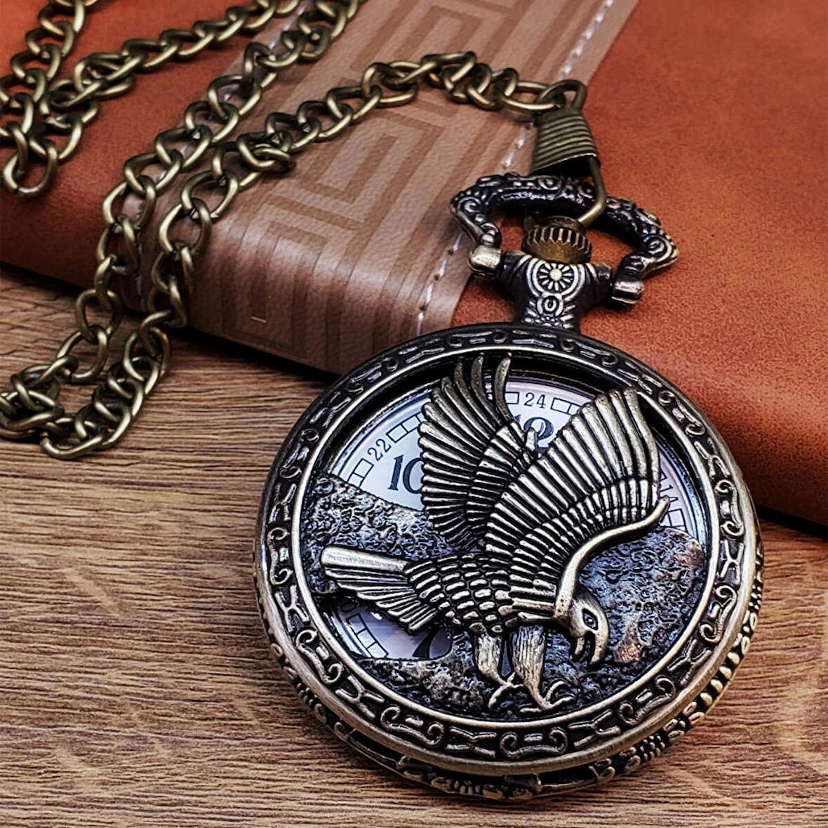Kartal Desenli Eskitme Metal Gövdeli Nostaljik Köstekli Hediyelik Cep Saati