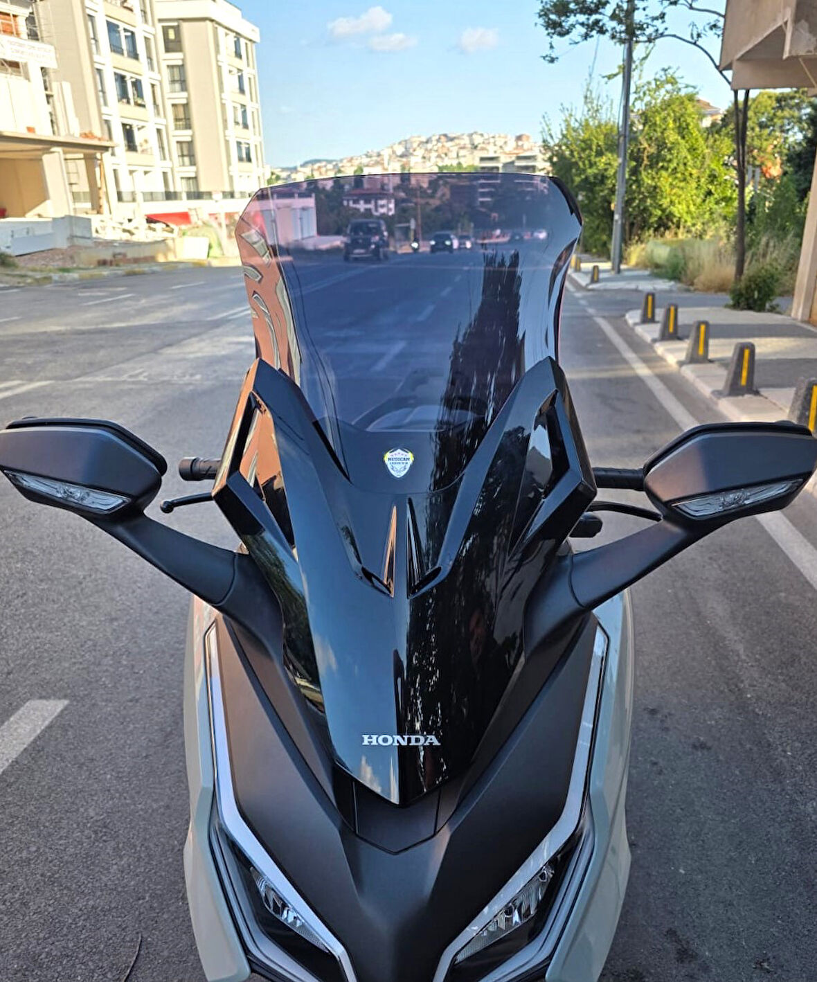 MOTOCAM Honda Forza Siperlik Ön Cam 2021-2025 Model 60cm Siyah Renkli 4mm