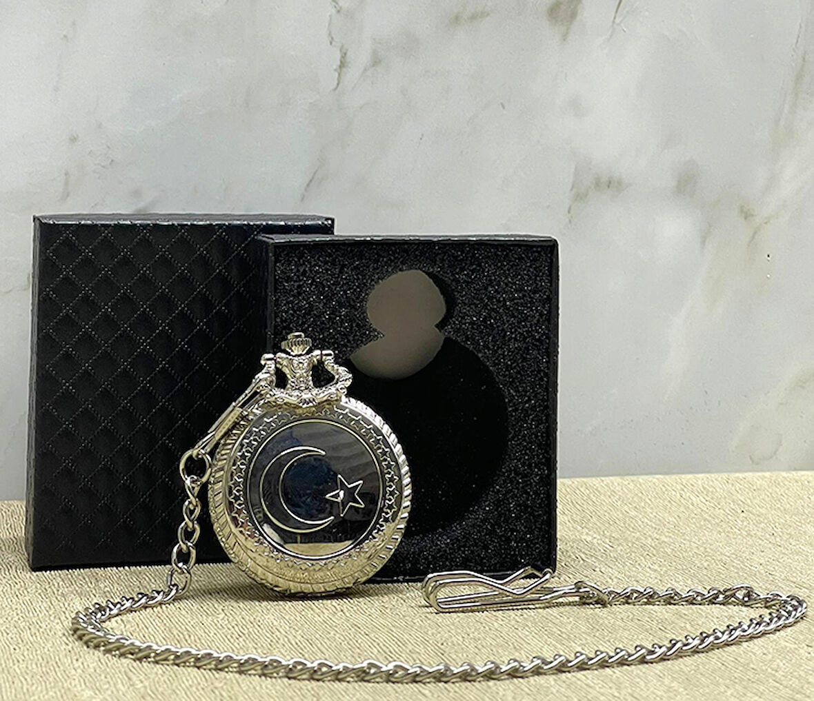 Özel Kutulu Türk Bayrağı Tasarımlı Gümüş Köstekli Saat