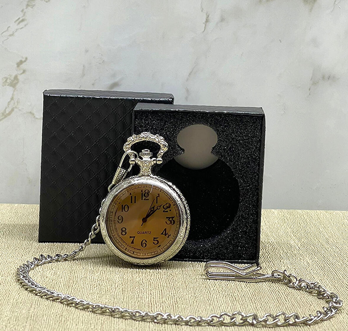 Özel Kutulu Camlı Gümüş Köstekli Saat