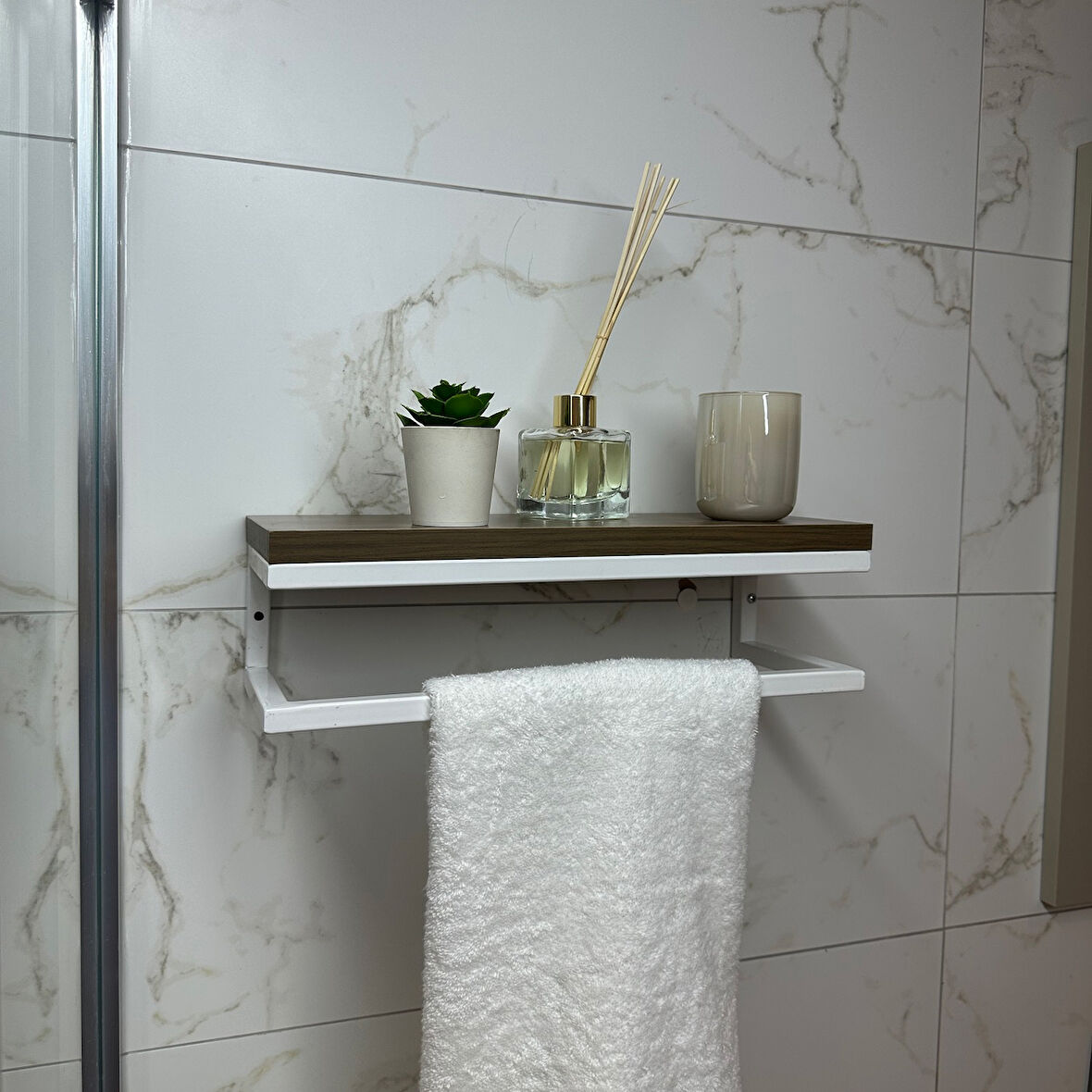 Fulya Banyo Ahşap Raflı Beyaz Metal Havlu, Şal Askılık Ceviz Raf