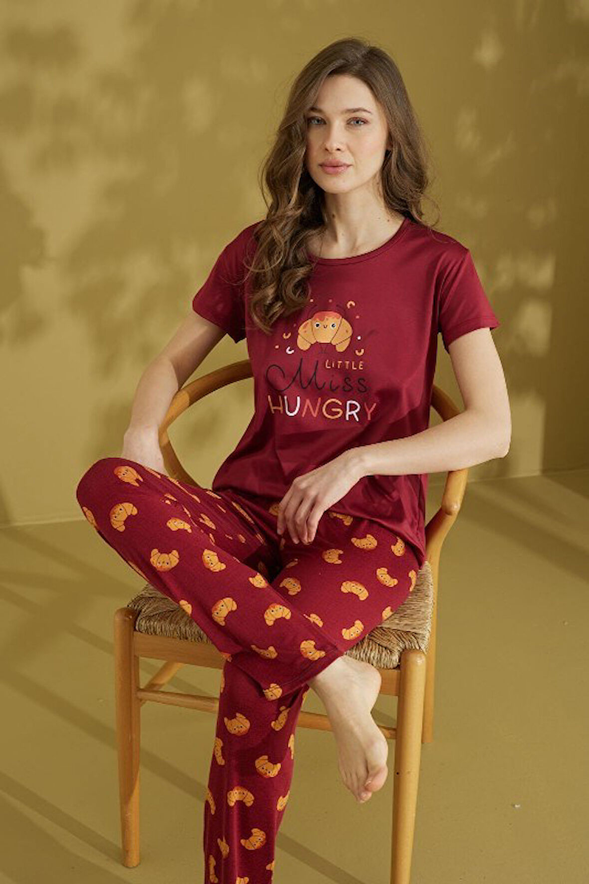 Kadın Desenli Bisiklet Yaka Düğmesiz Pamuklu Yazlık Kısa Kol Pijama Takımı