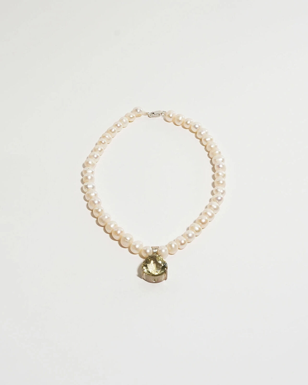 sade pearls kolye