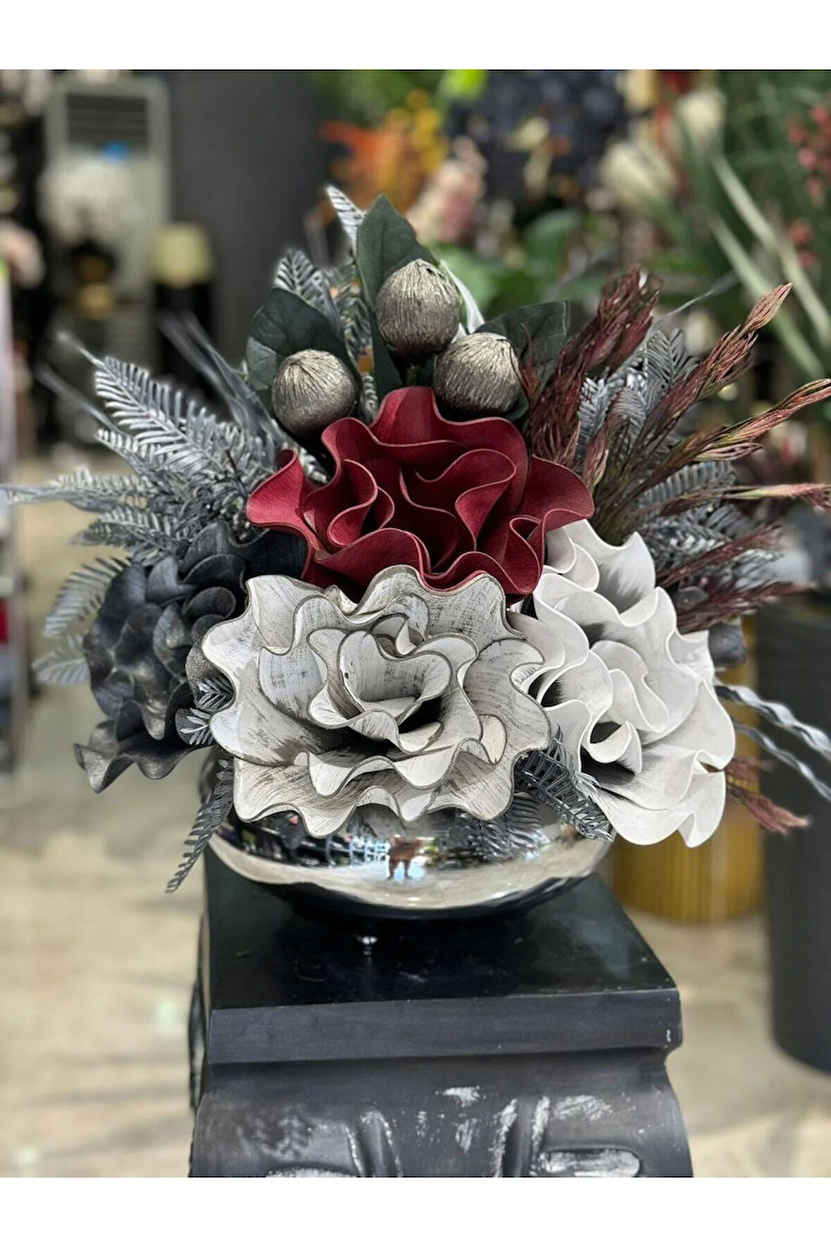 Yapay Çiçek Aranjmanlı Gümüş Yassı Vazo No:20