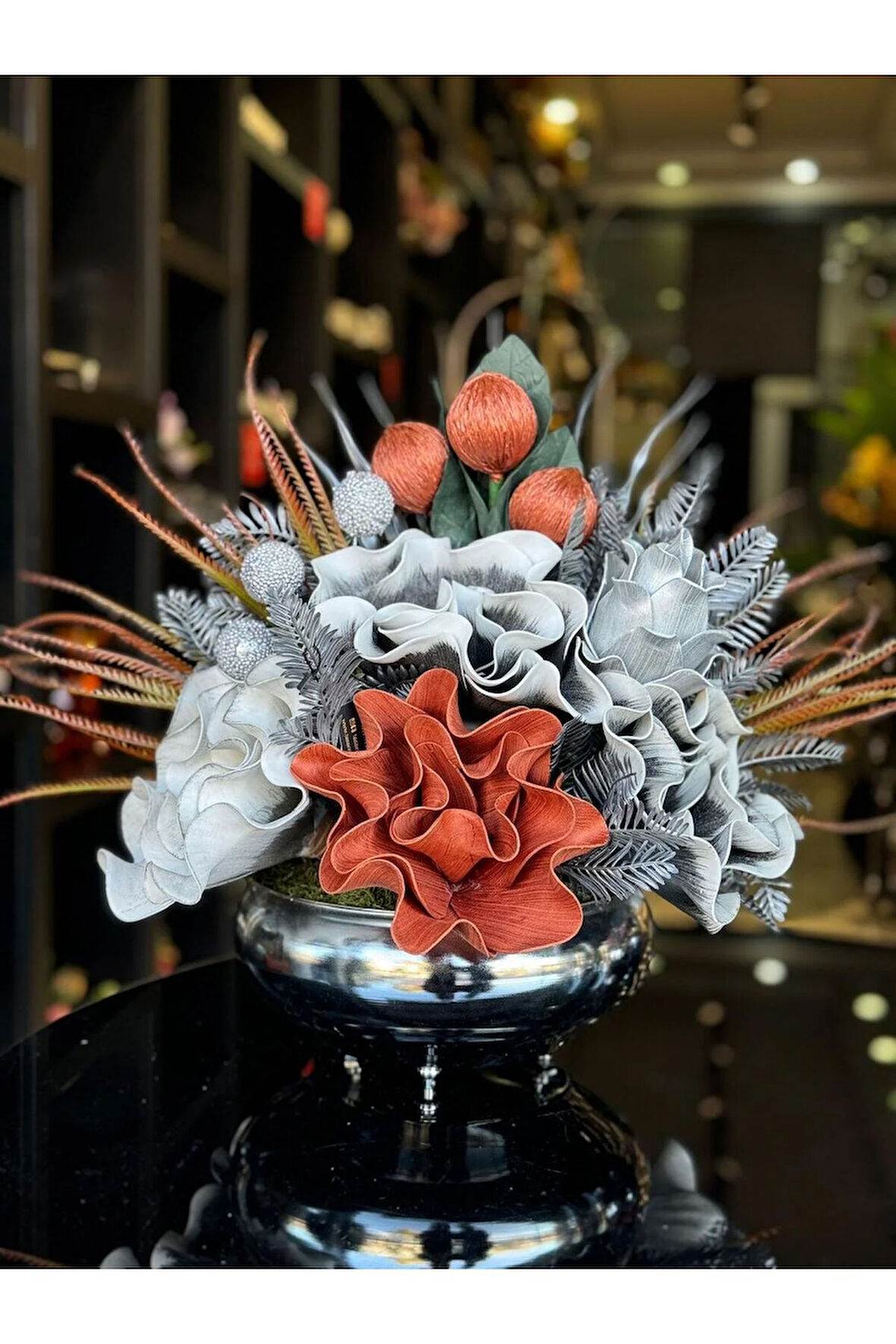 Yapay Çiçek Aranjmanlı Gümüş Yassı Vazo No:28