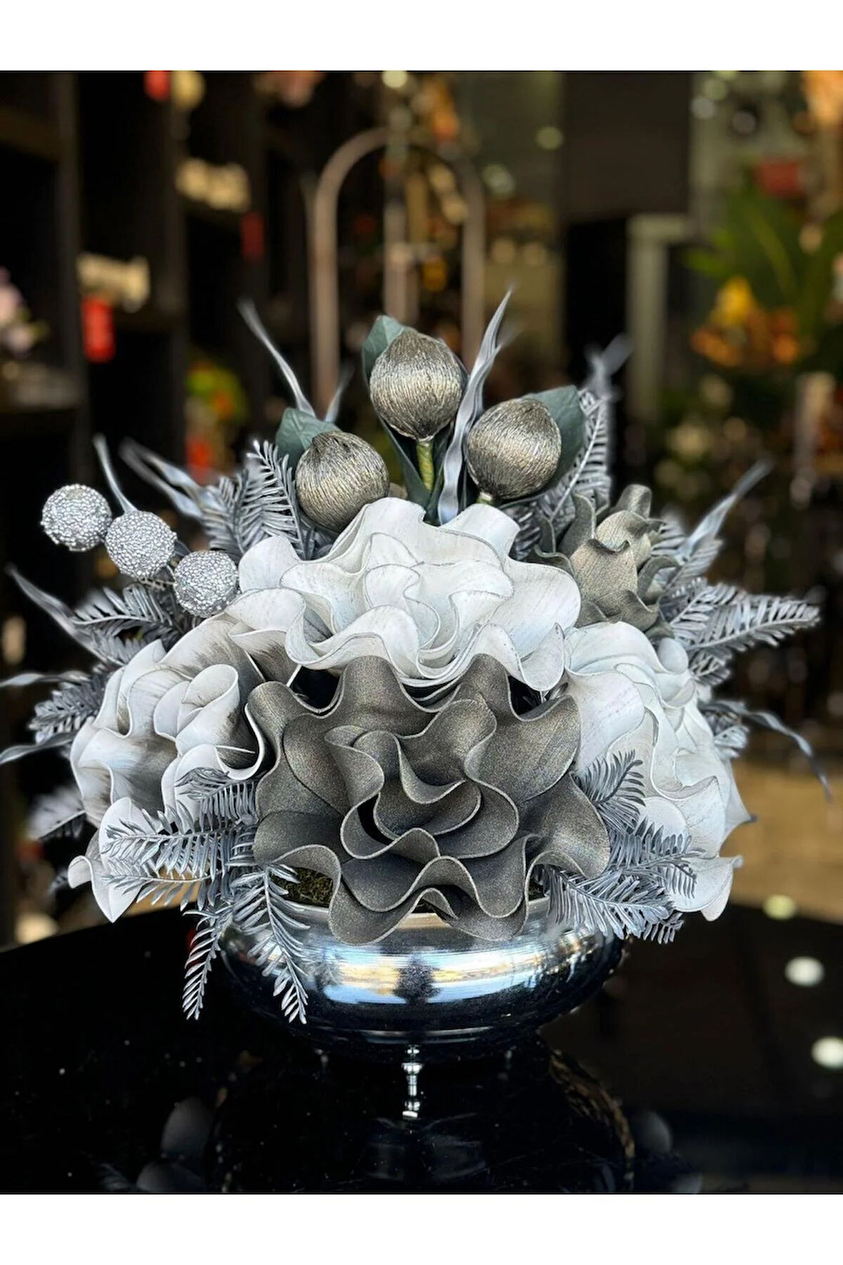 Yapay Çiçek Aranjmanlı Gümüş Yassı Vazo No:30