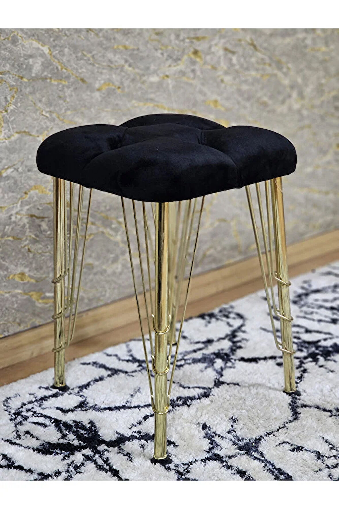 Kare Gold Kaplama Telli Ayaklı Tabure - Oturak - Bar Taburesi - Ayaklı Tabure Siyah Renk 48 x 33 Boyut/Ebat