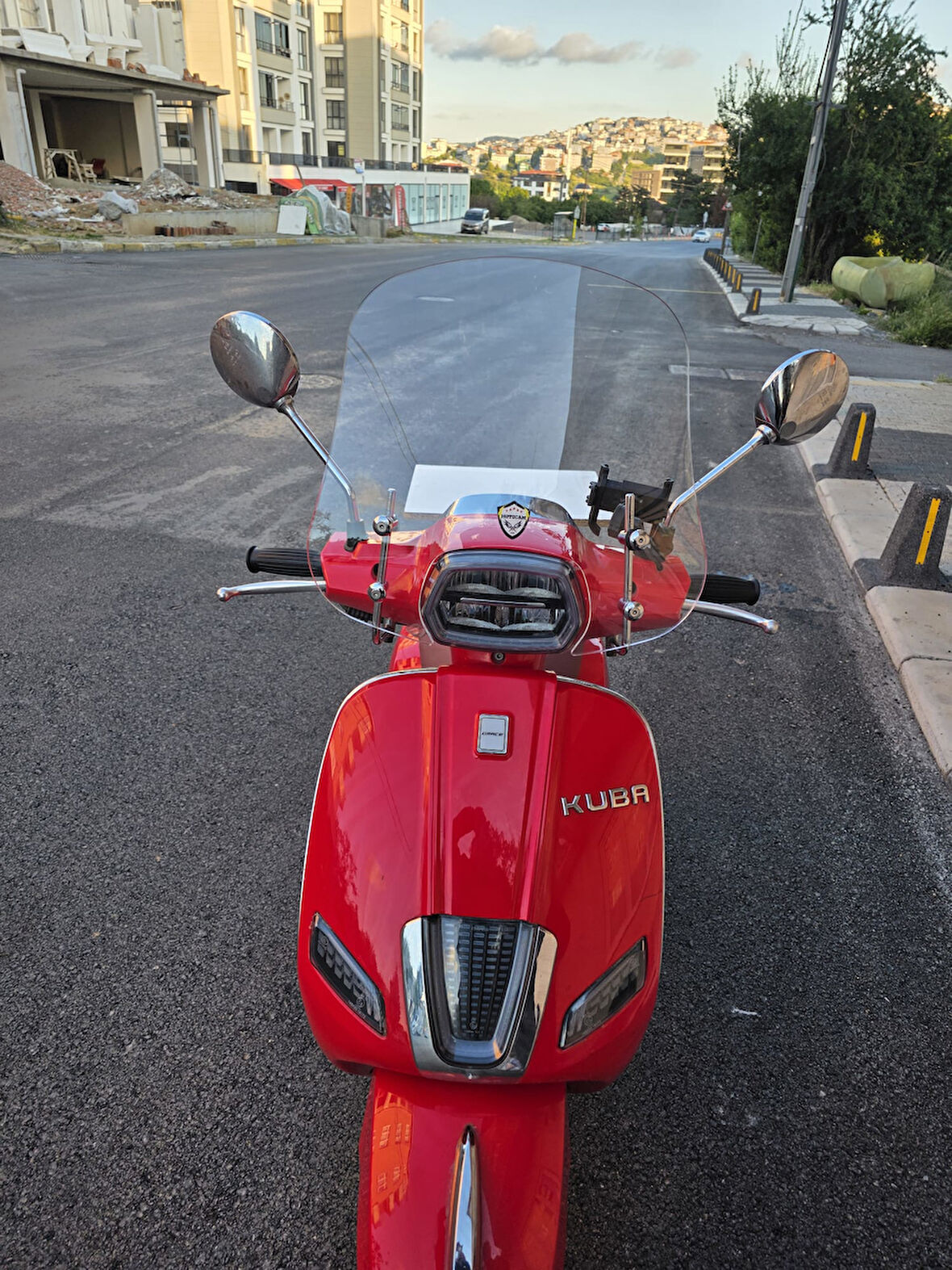 MOTOCAM Küba Grace 50 125 Ön Cam 2023-2025 Model 42cm şeffaf Renkli Elcikli APARATSIZDIR